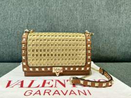 Picture of Valentino Handbags _SKUfw167477351fw